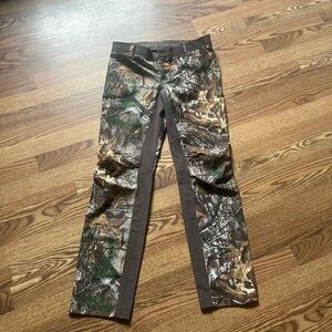 Under Armour women’s camel pants